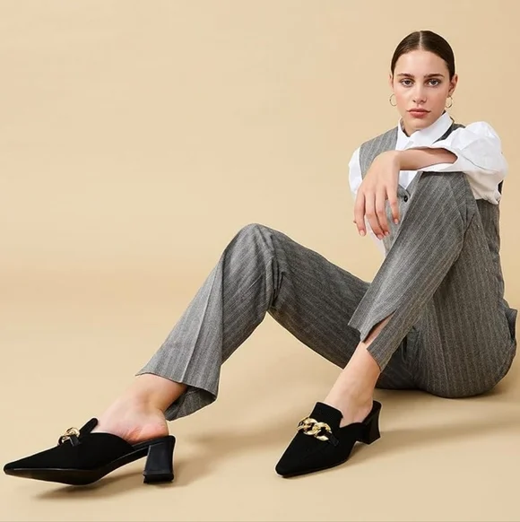 Newbella | Trendy Black Mules with Gold Chain | Size 7.5 Wide - Picture 4 of 14